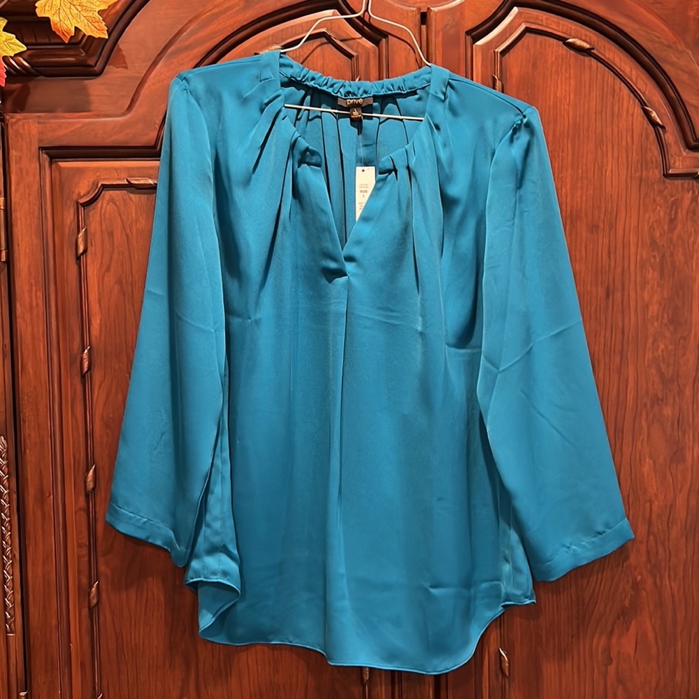 Prive vibrant aqua blouse, NWT